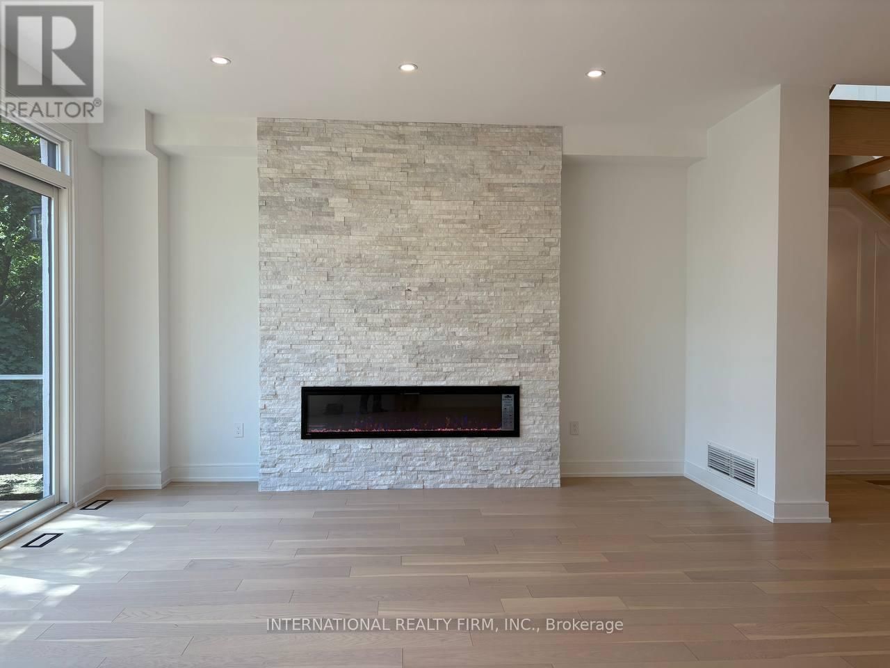 19 IVY AVENUE Image 12