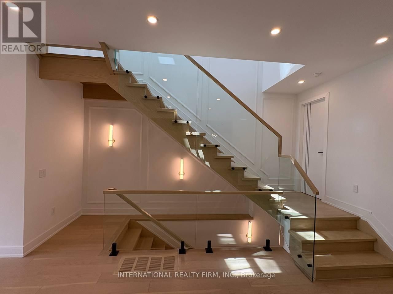 19 IVY AVENUE Image 16