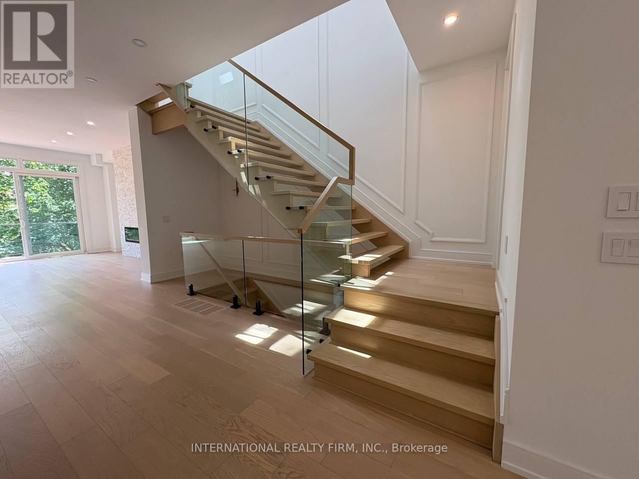 19 IVY AVENUE Image 17
