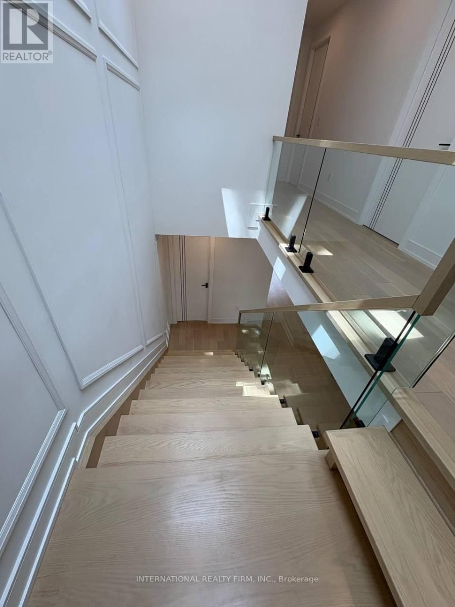 19 IVY AVENUE Image 21