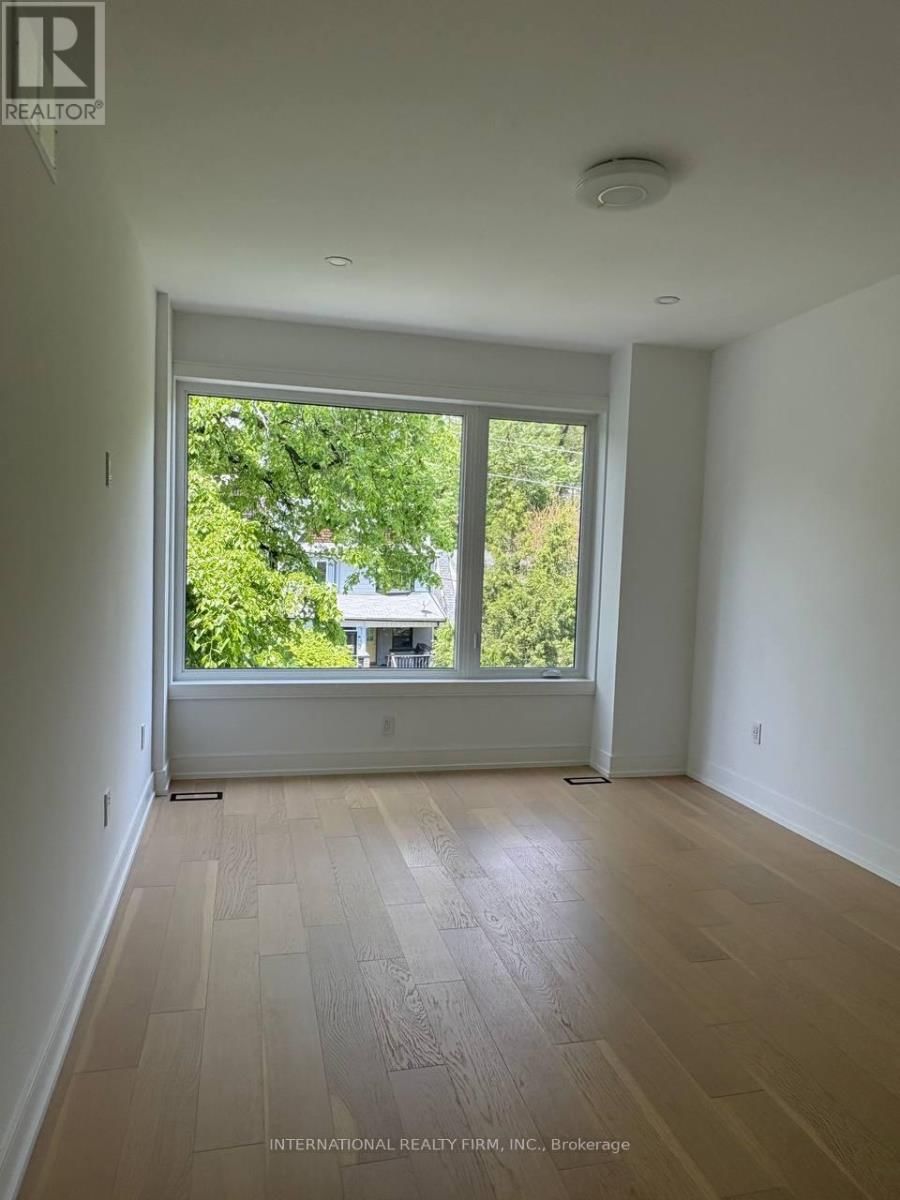 19 IVY AVENUE Image 32