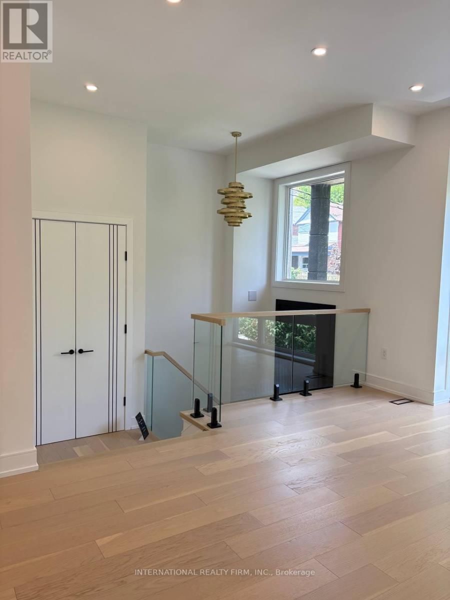 19 IVY AVENUE Image 4