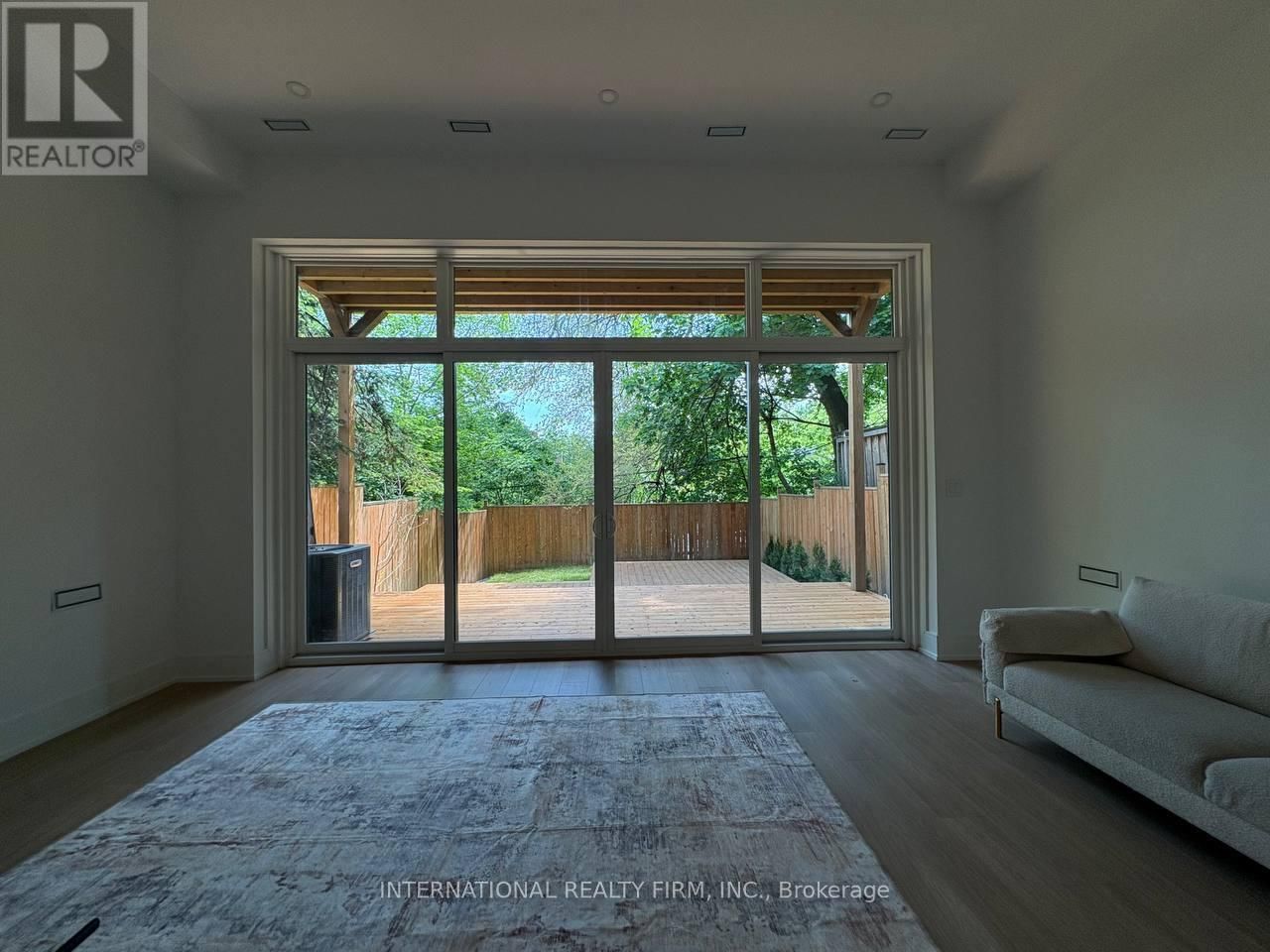19 IVY AVENUE Image 44