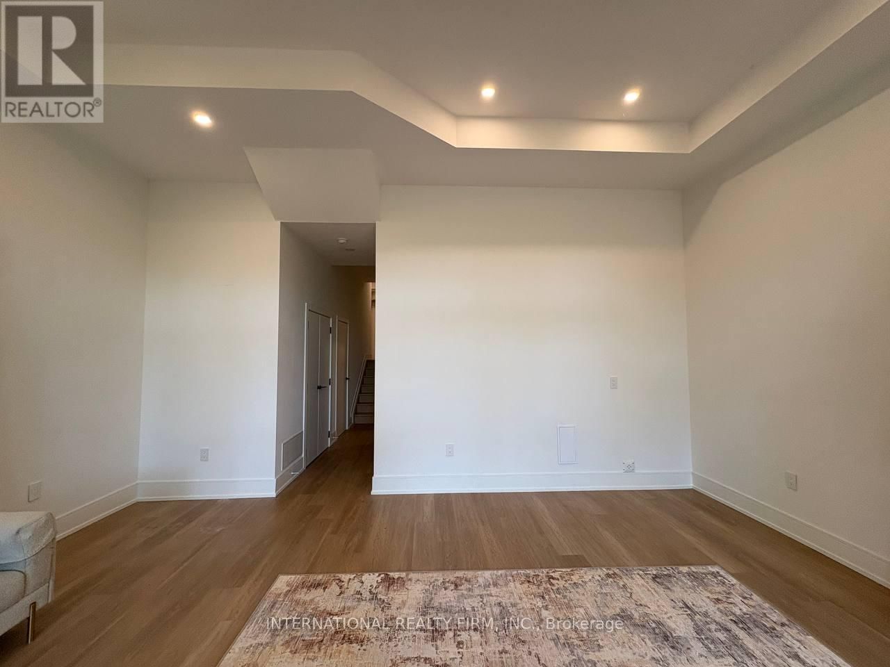 19 IVY AVENUE Image 45