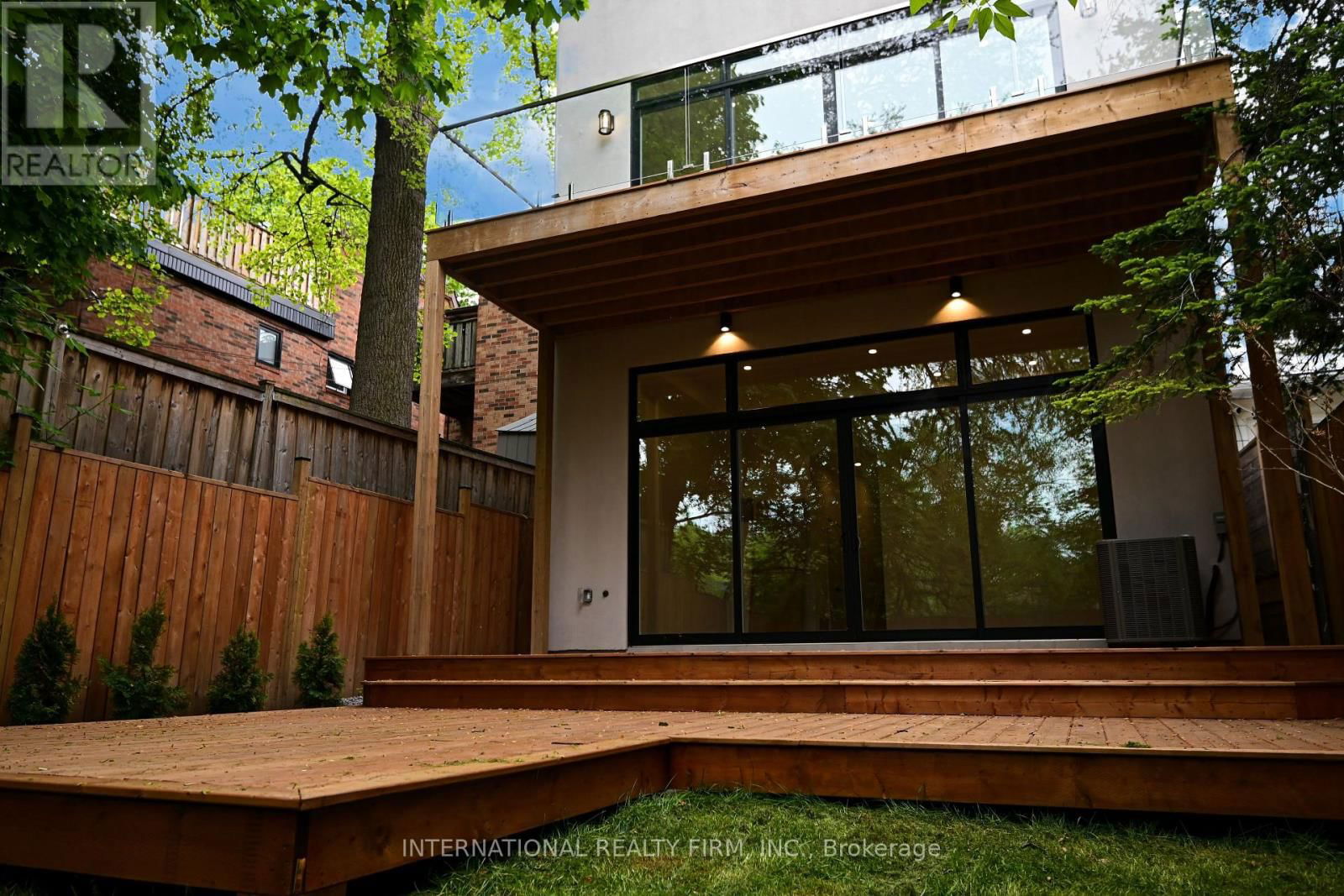 19 IVY AVENUE Image 46