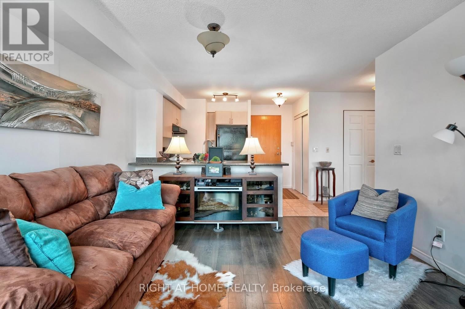 216 - 340 WATSON STREET WEST Image 16