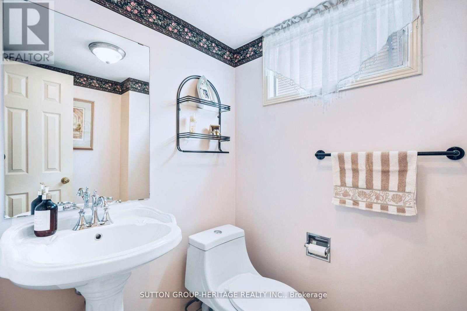 943 GABLEHURST CRESCENT Image 10