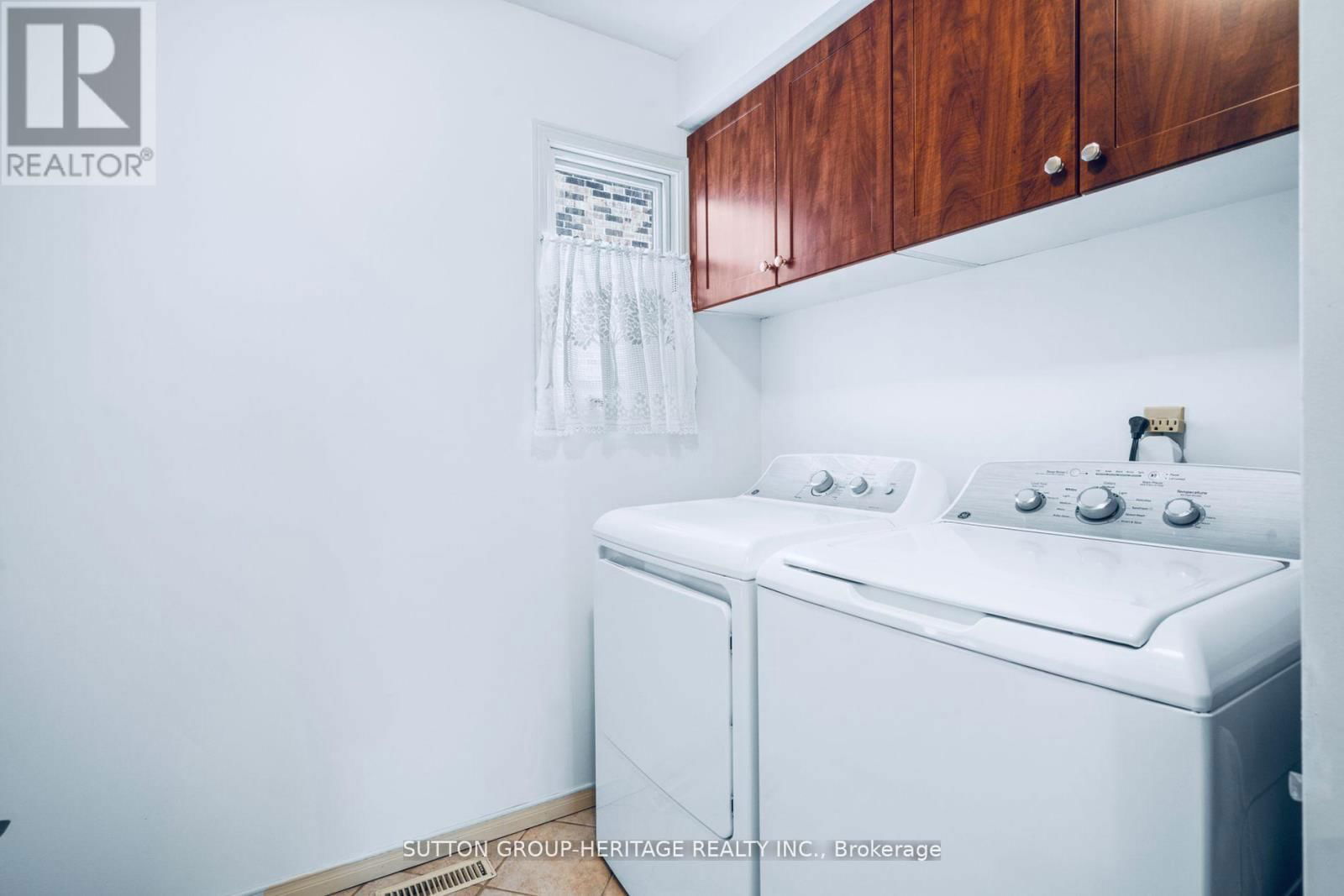 943 GABLEHURST CRESCENT Image 11