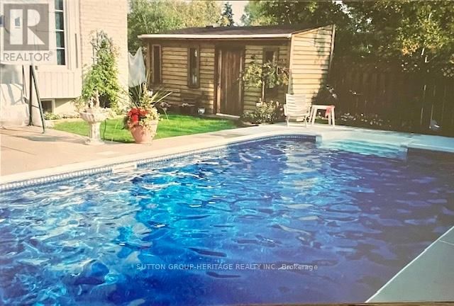 943 GABLEHURST CRESCENT Image 19