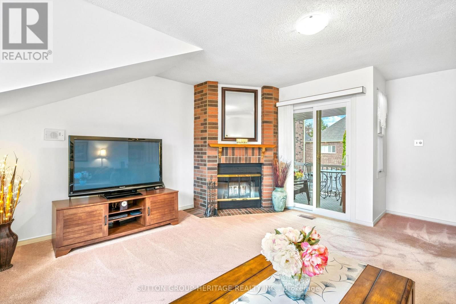 943 GABLEHURST CRESCENT Image 8