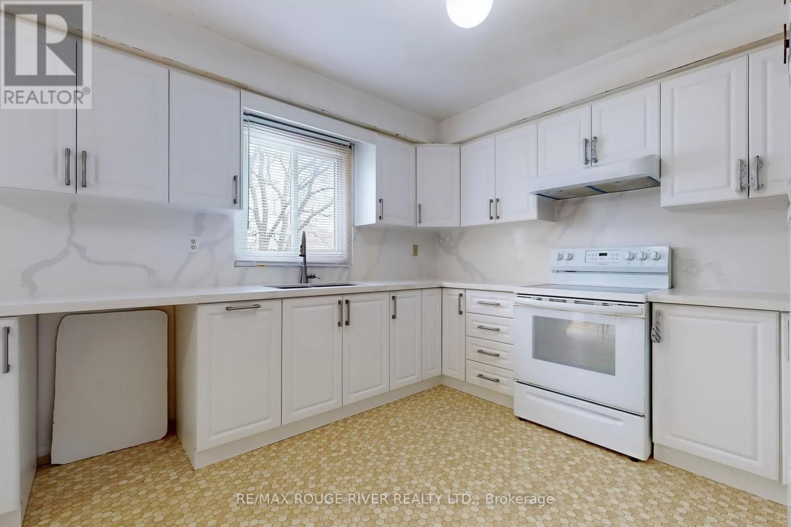 936 RAMBLEBERRY AVENUE Image 14