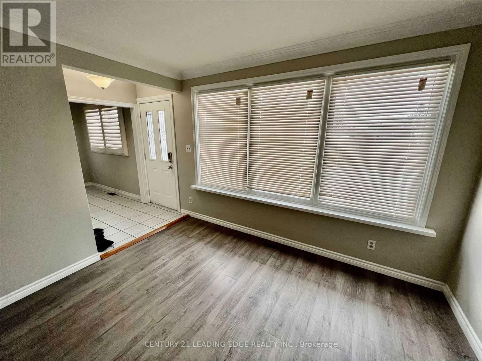 Main - 214 GIBBONS STREET Image 2