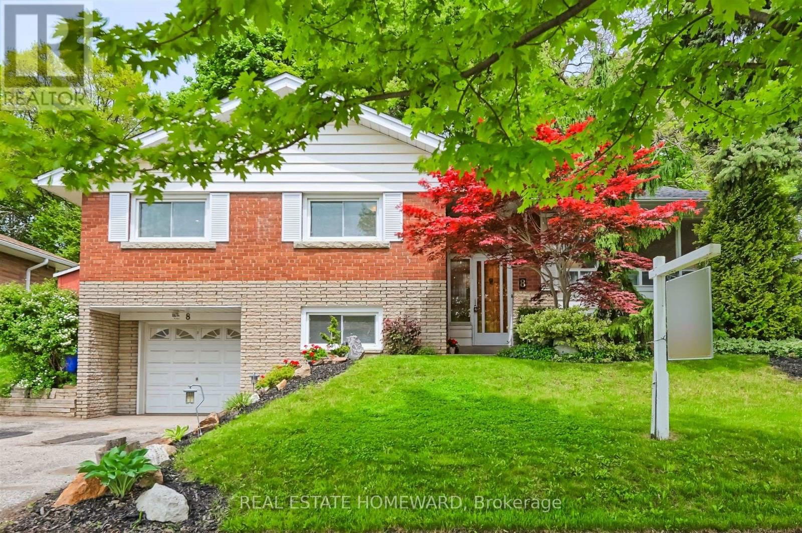 8 BURNVIEW CRESCENT Image 1