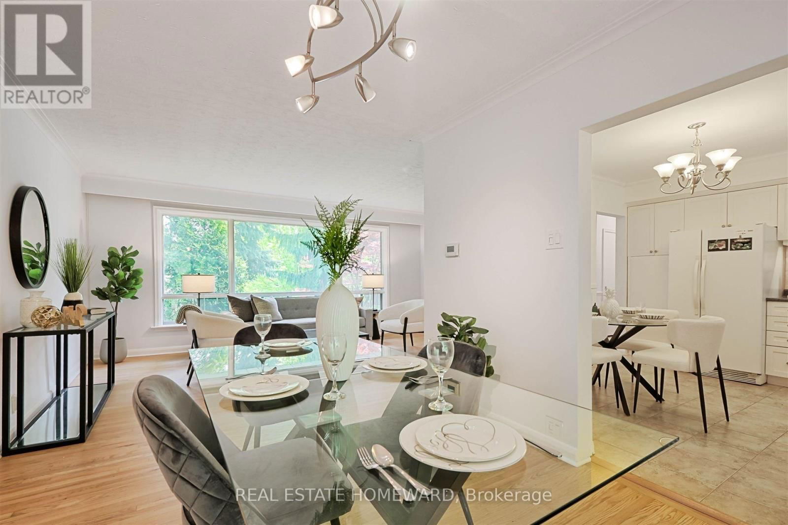 8 BURNVIEW CRESCENT Image 12