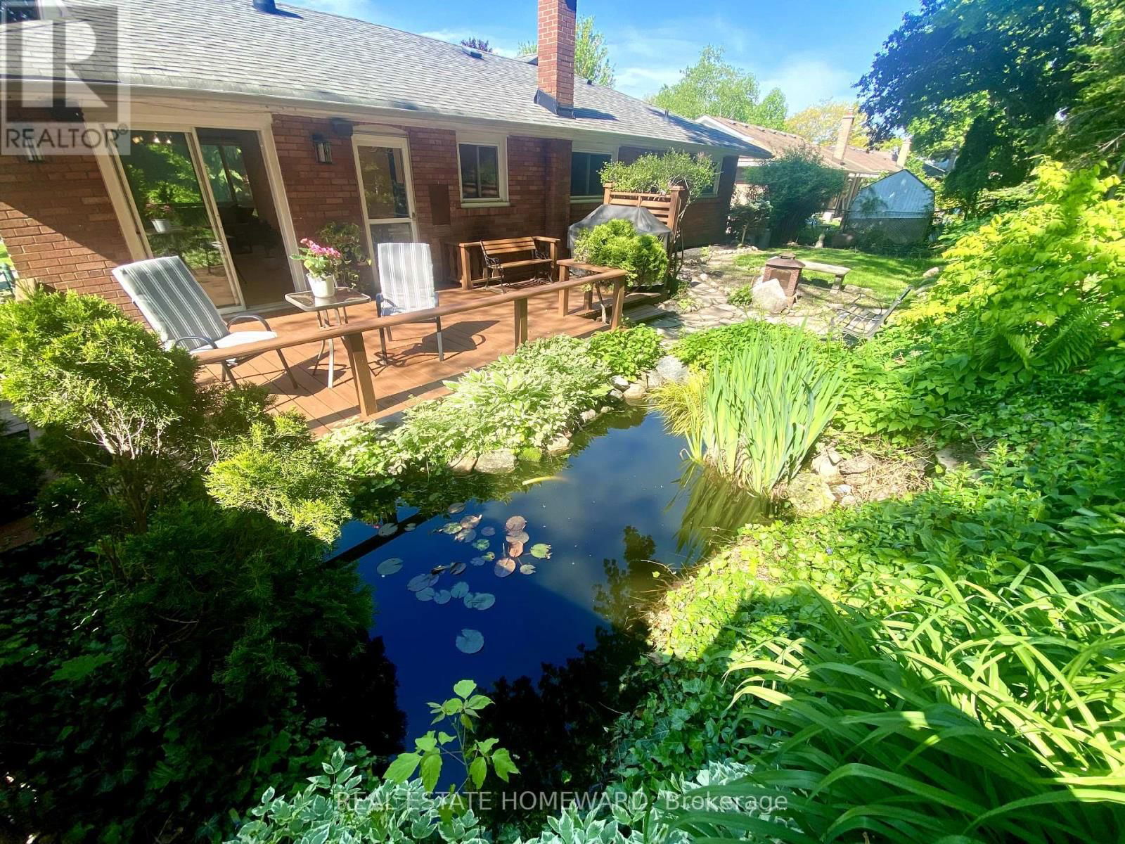 8 BURNVIEW CRESCENT Image 32