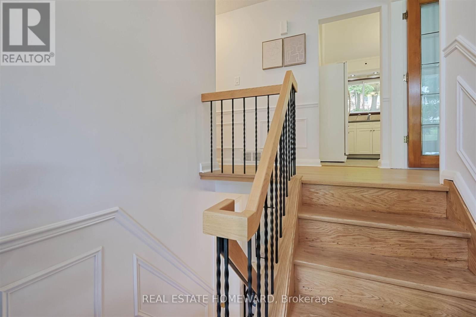 8 BURNVIEW CRESCENT Image 4