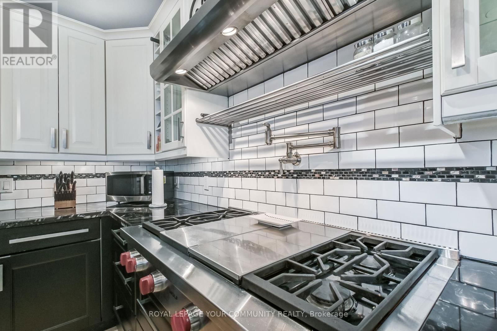 54 MONTGOMERY AVENUE Image 17
