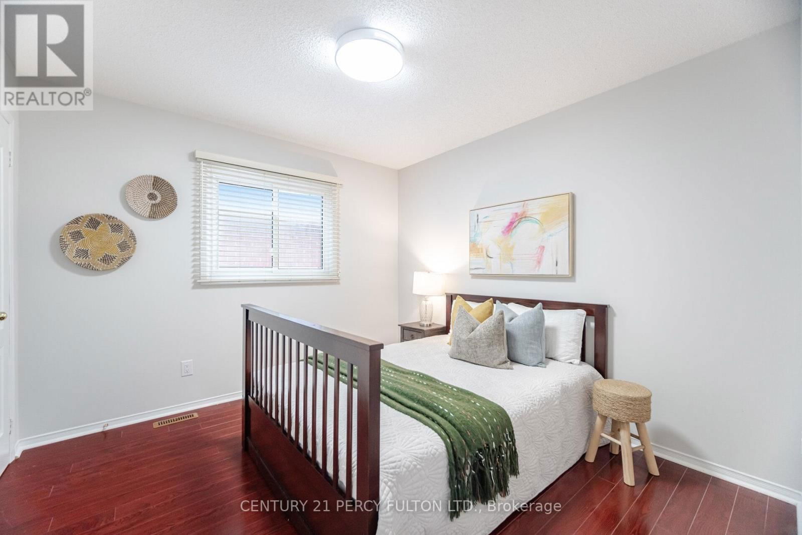 14 GILLINGHAM STREET Image 22