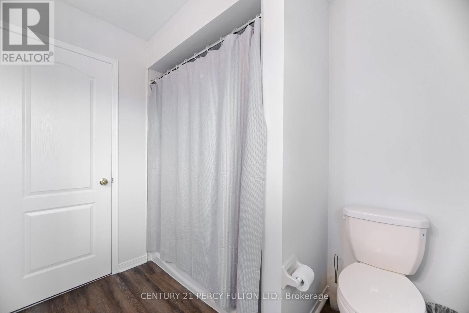 14 GILLINGHAM STREET Image 24