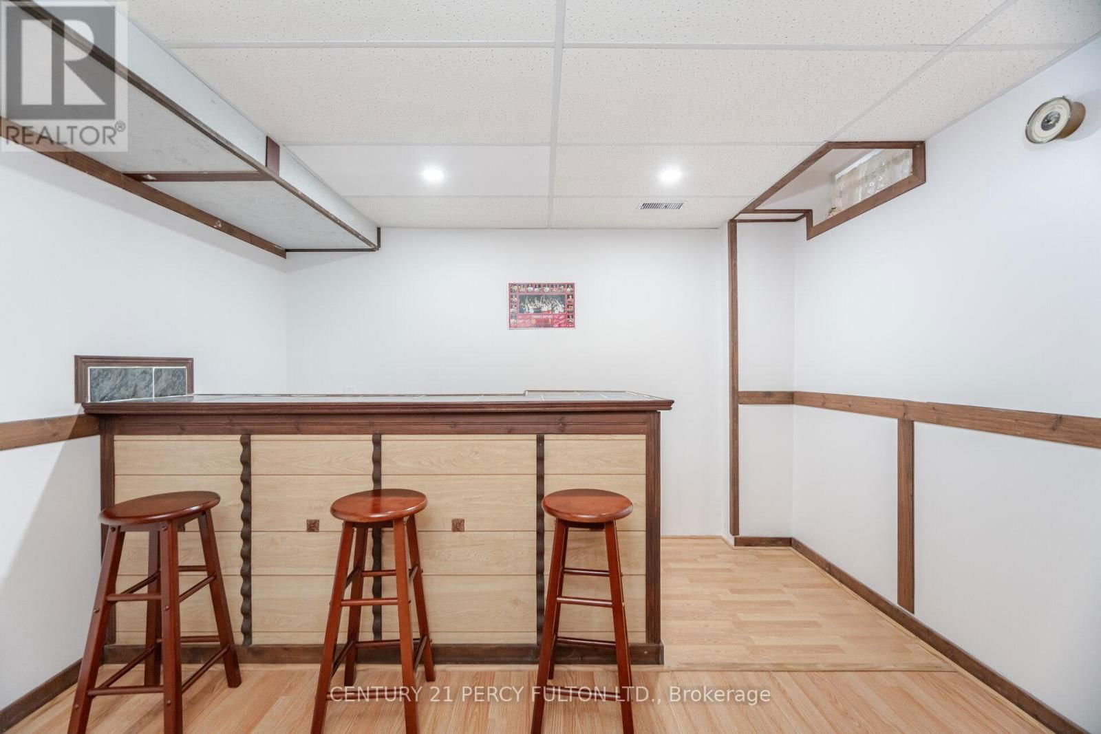 14 GILLINGHAM STREET Image 30