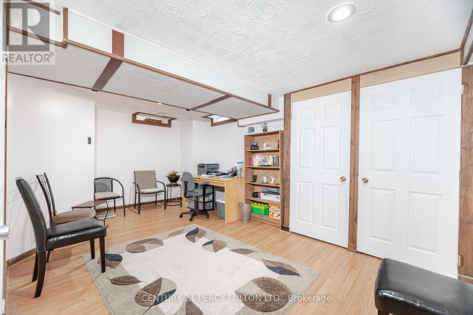 14 GILLINGHAM STREET Image 31