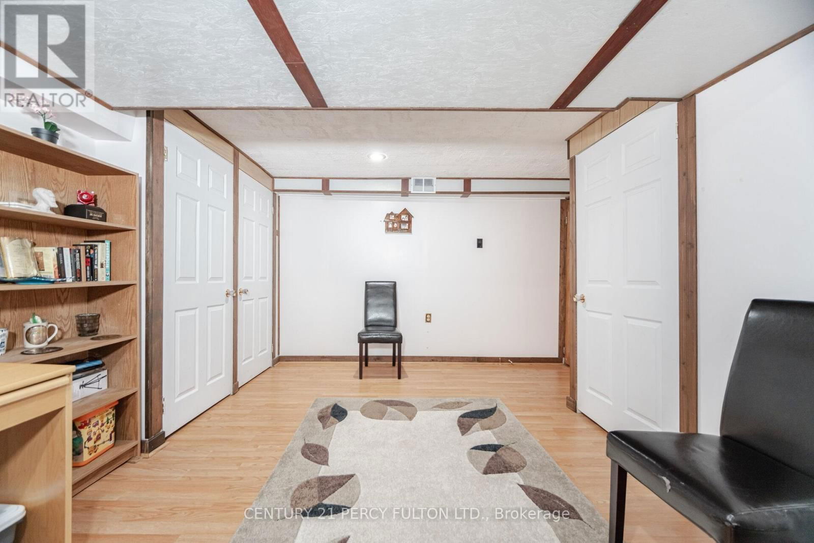 14 GILLINGHAM STREET Image 32