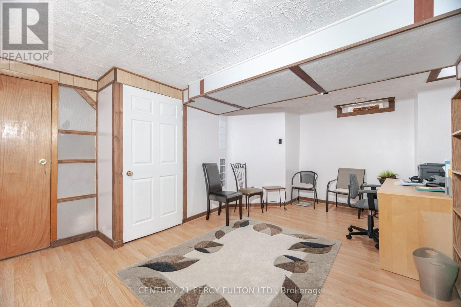 14 GILLINGHAM STREET Image 33