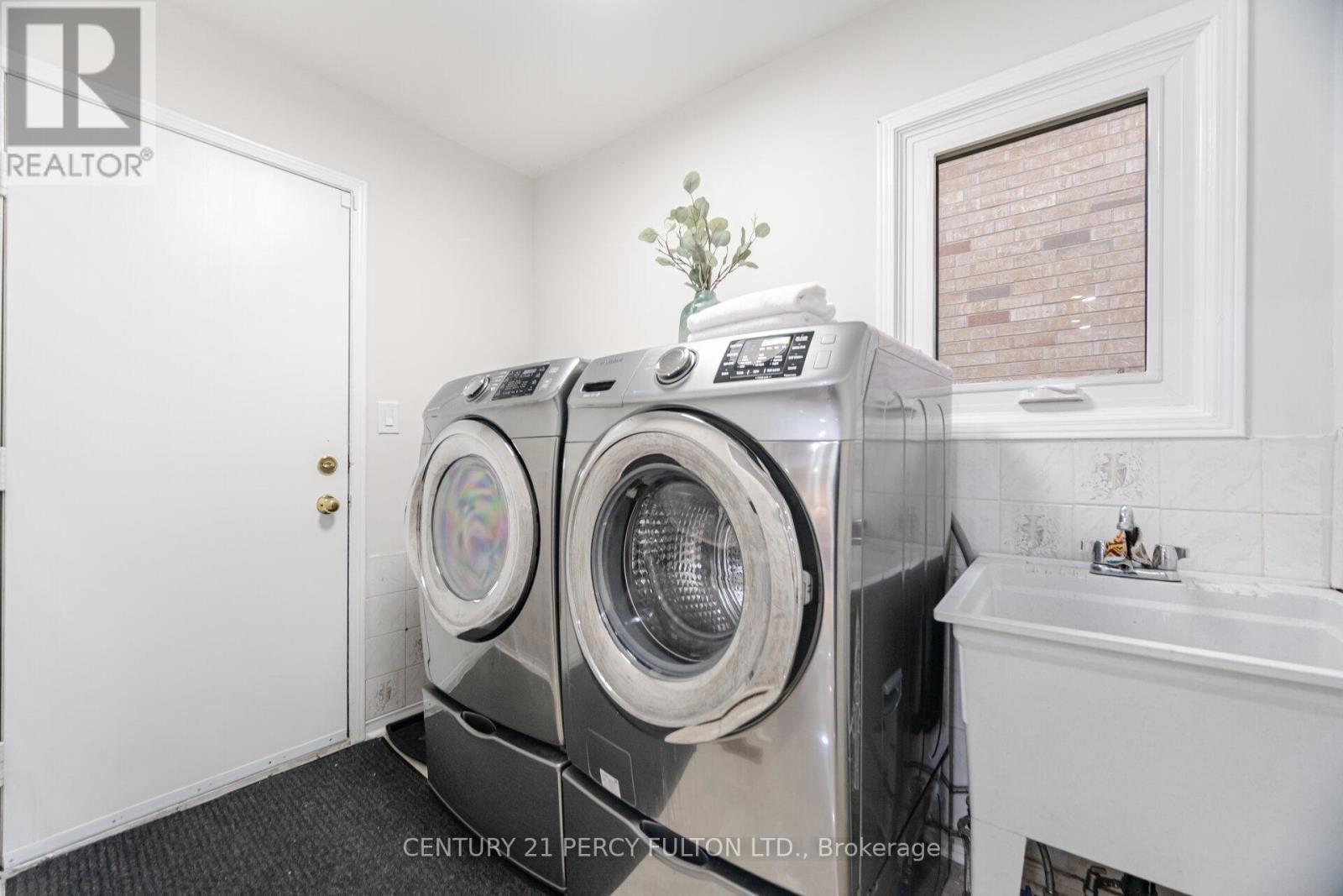 14 GILLINGHAM STREET Image 35
