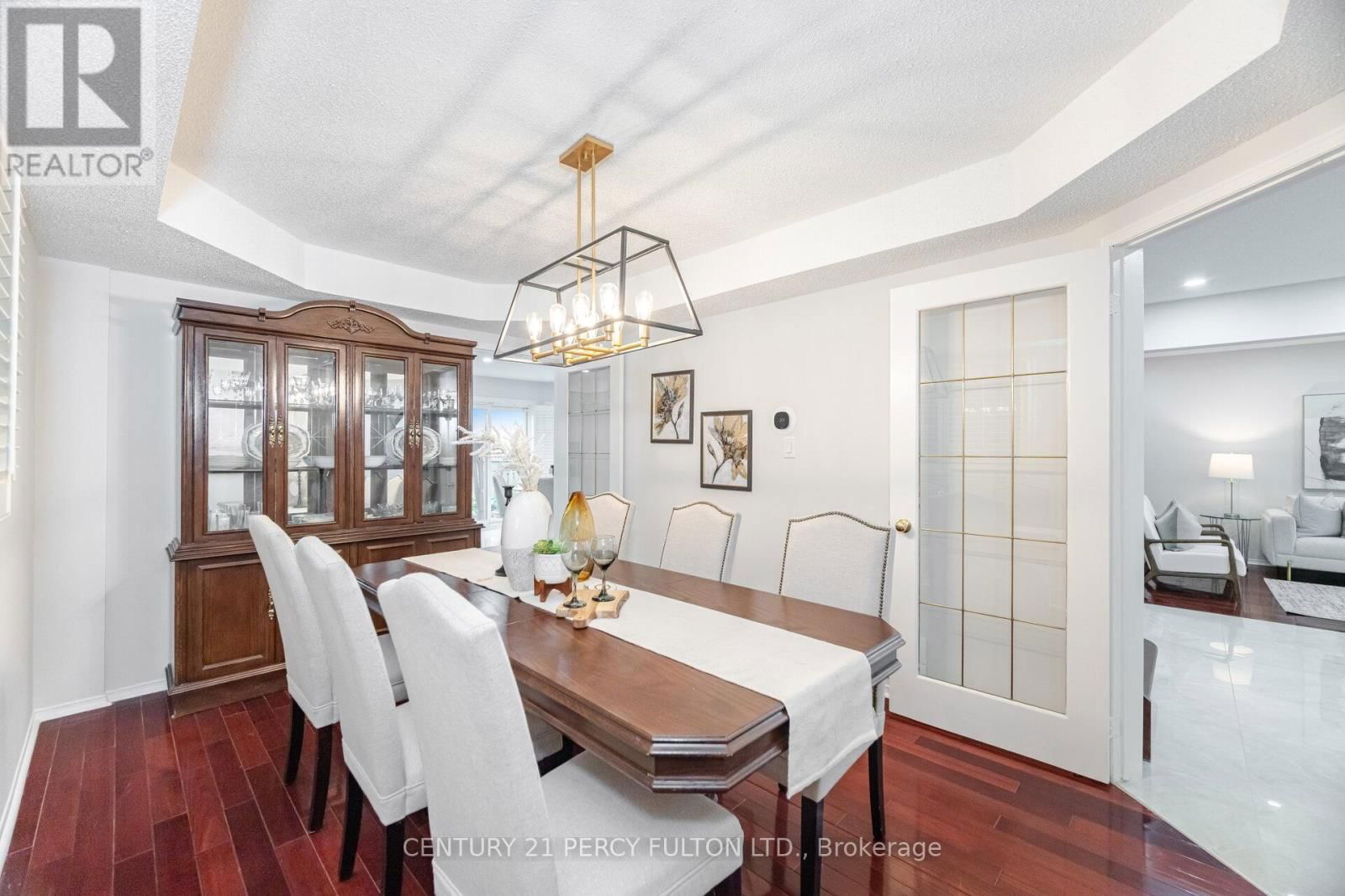 14 GILLINGHAM STREET Image 6