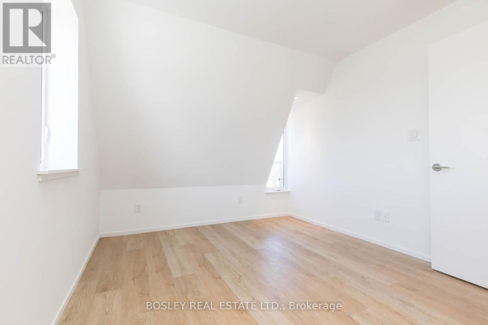 Suite 4 - 2165A GERRARD STREET EAST Image 22