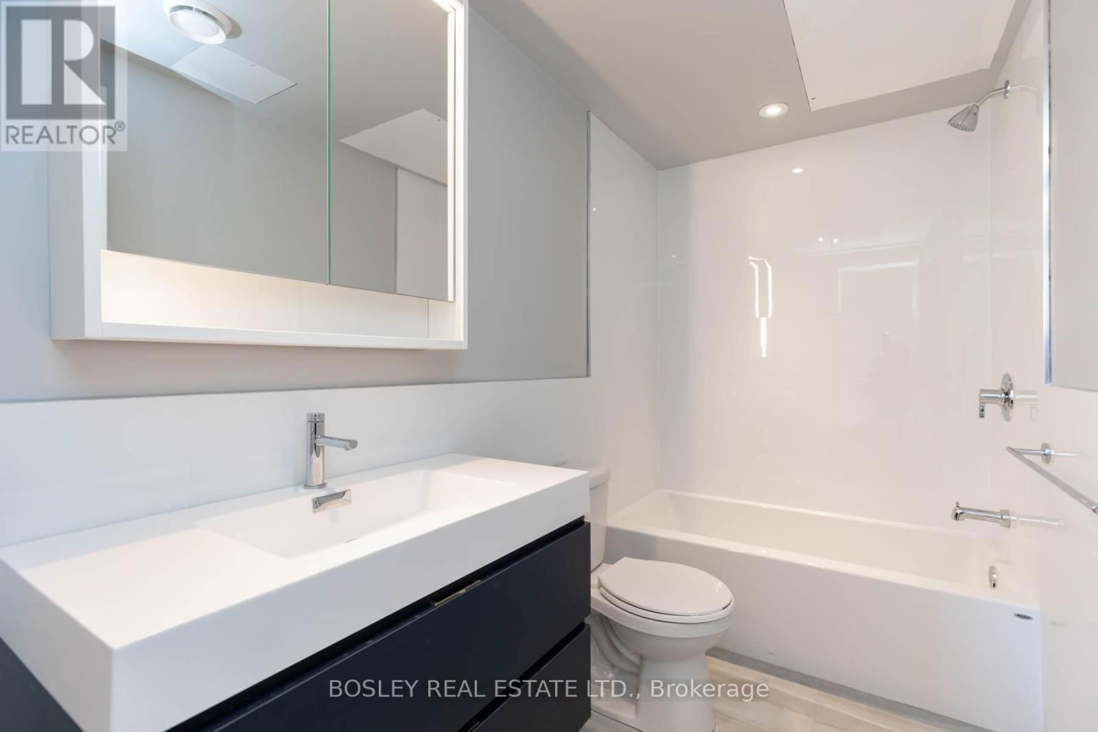 Suite 4 - 2165A GERRARD STREET EAST Image 25
