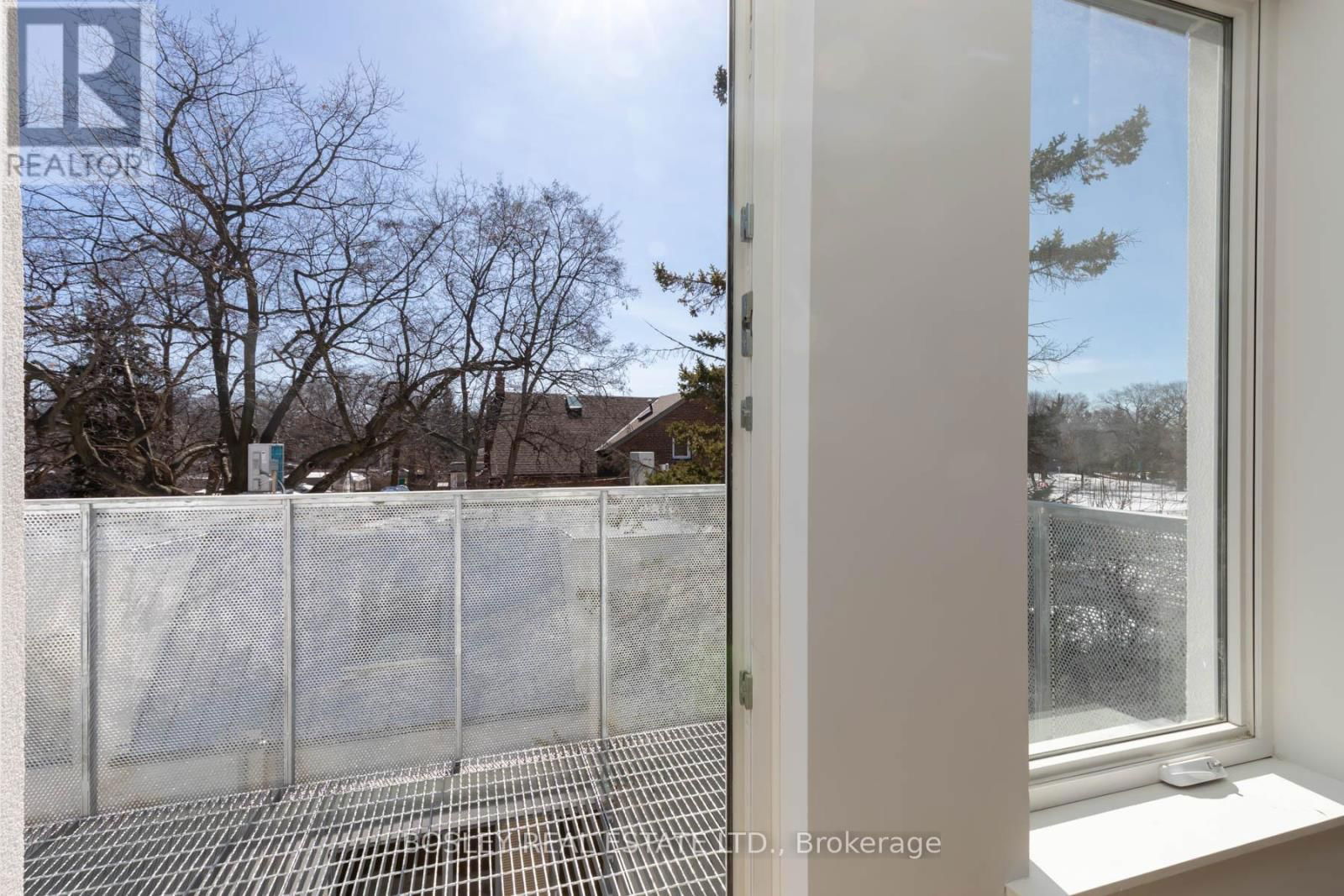 Suite 4 - 2165A GERRARD STREET EAST Image 26