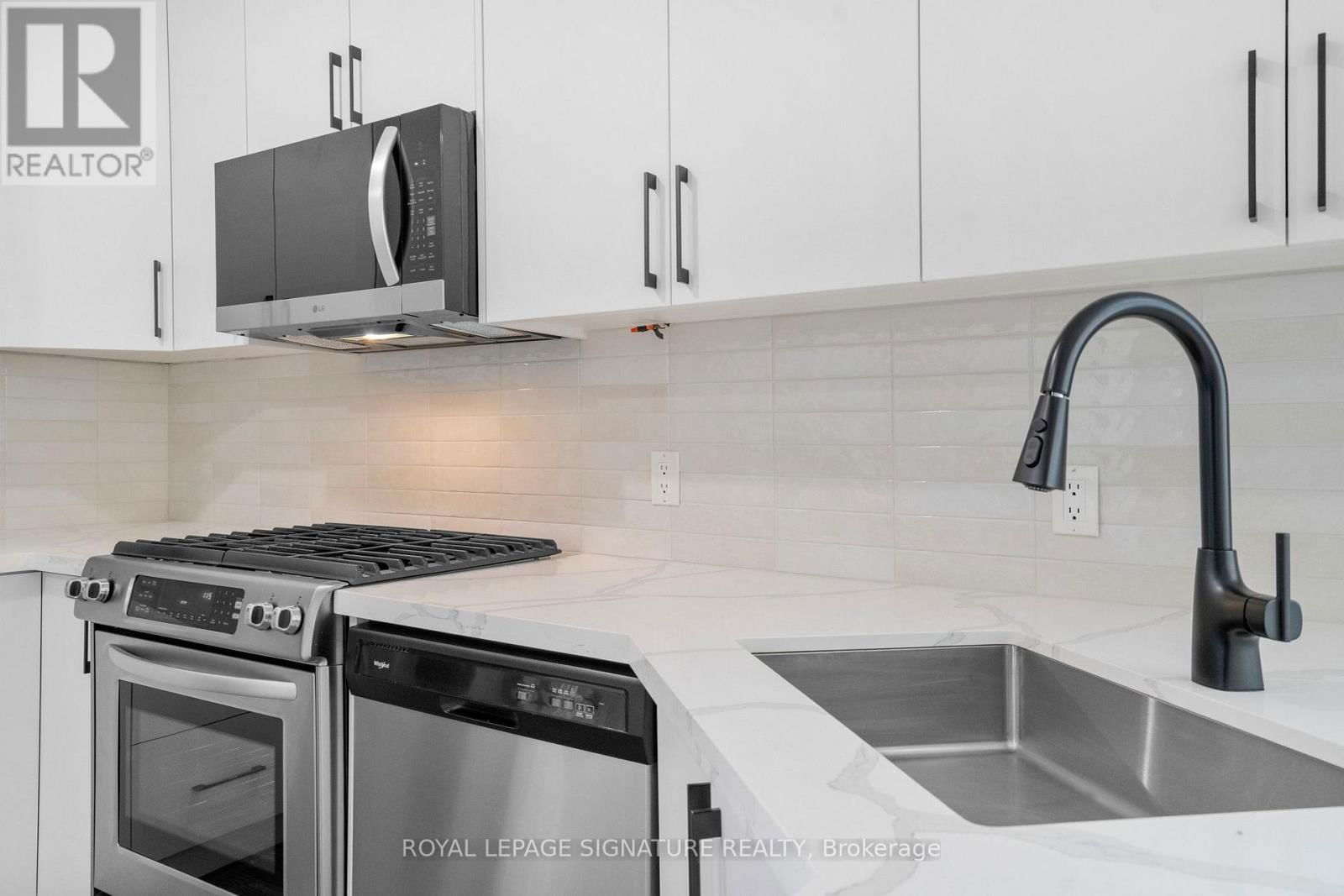 15 BOULTON AVENUE Image 12