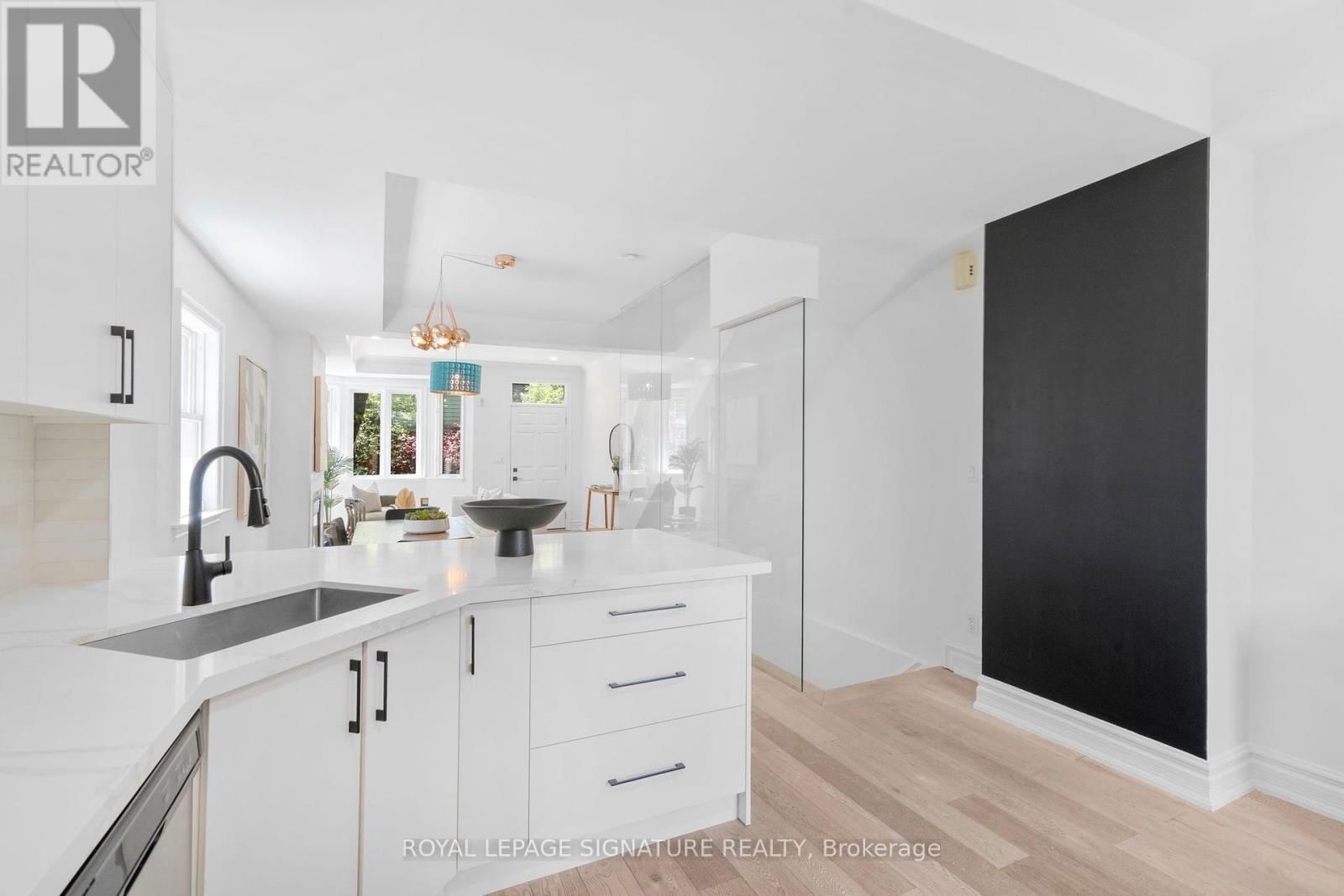 15 BOULTON AVENUE Image 16