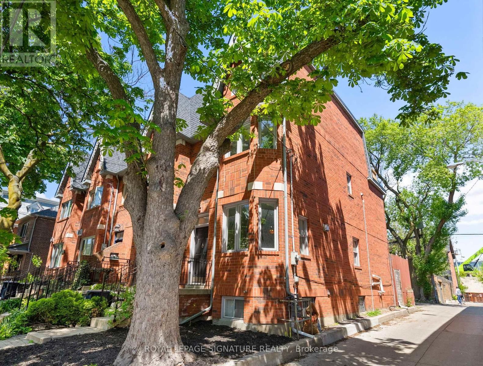 15 BOULTON AVENUE Image 2