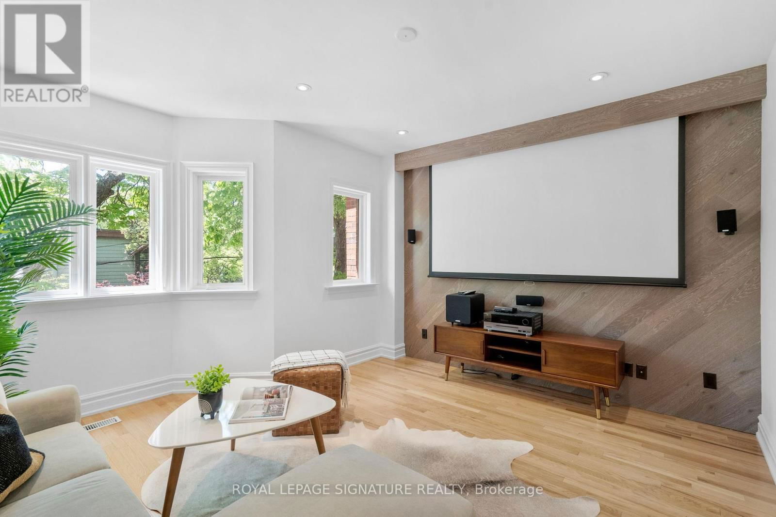 15 BOULTON AVENUE Image 20