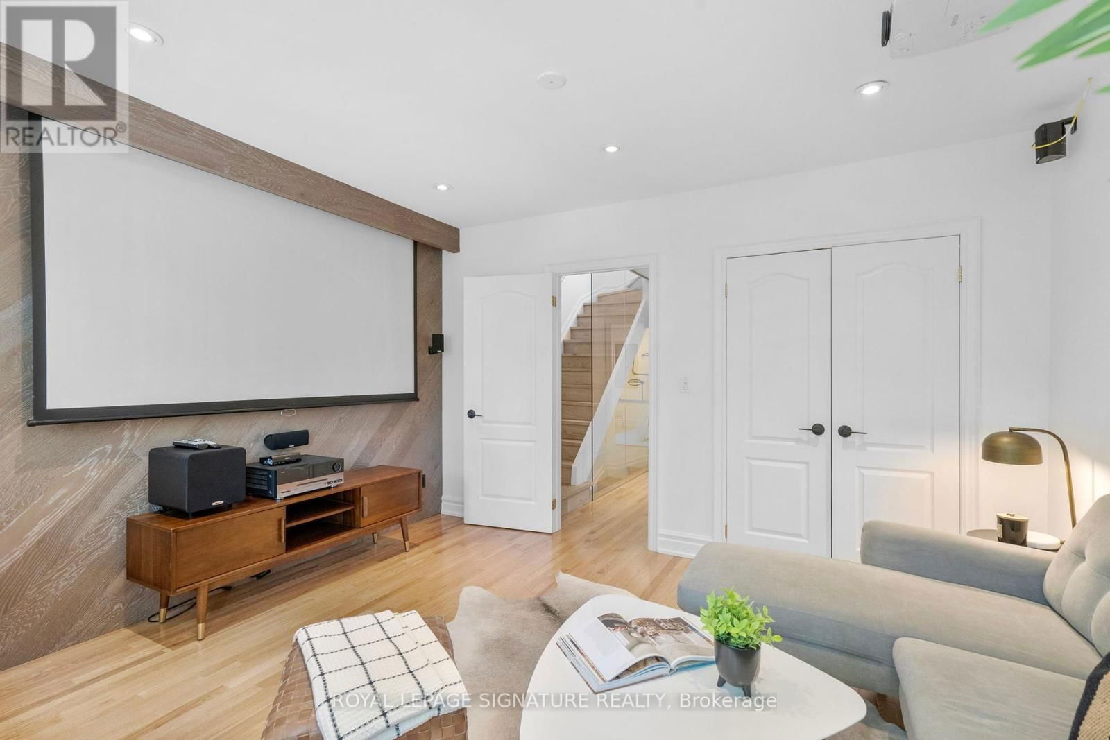 15 BOULTON AVENUE Image 22
