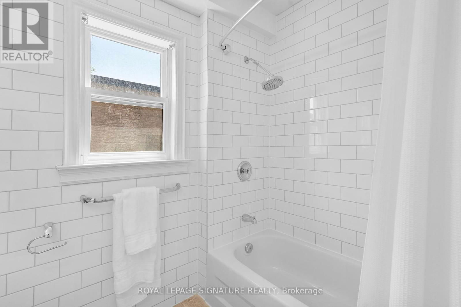 15 BOULTON AVENUE Image 28