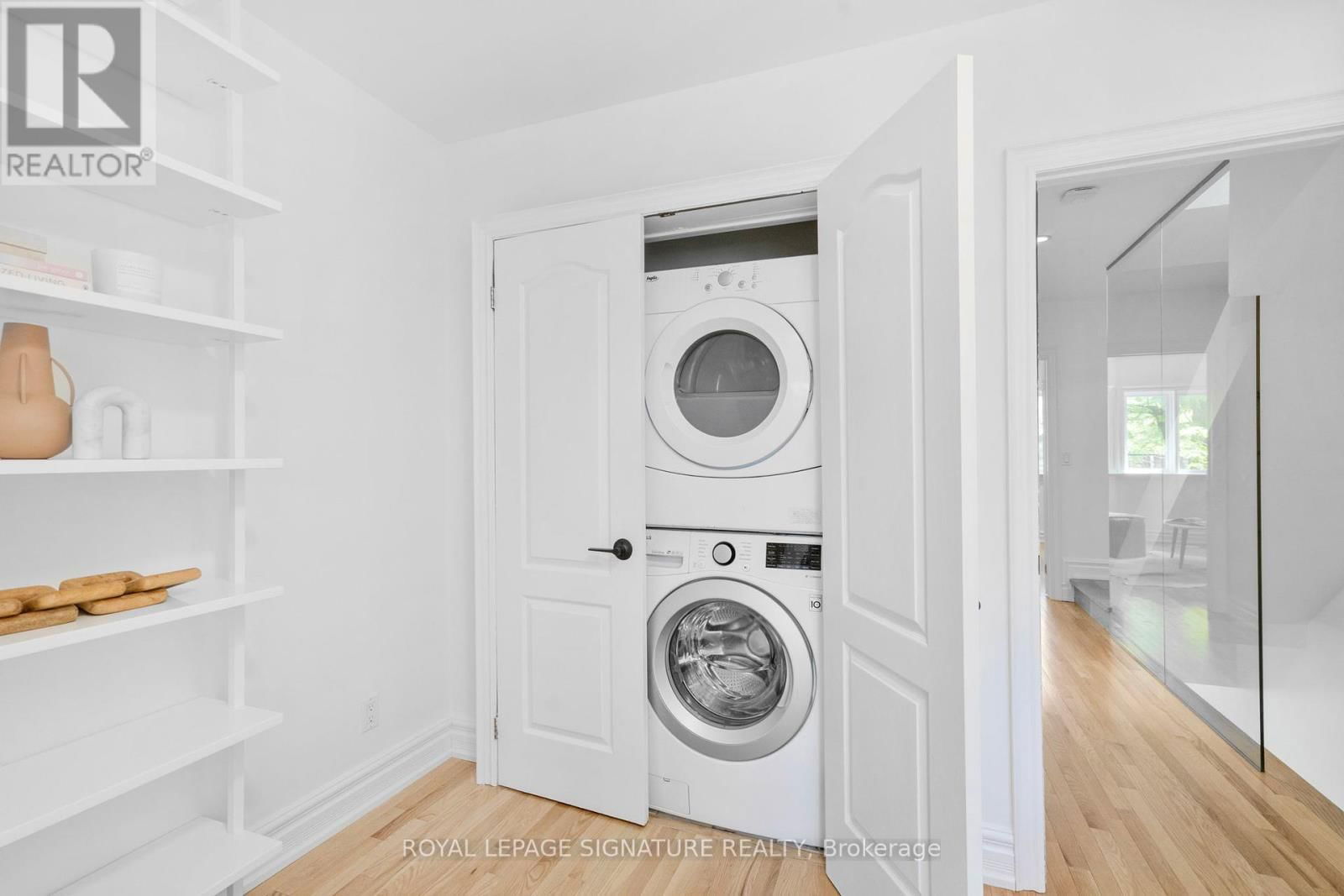 15 BOULTON AVENUE Image 32