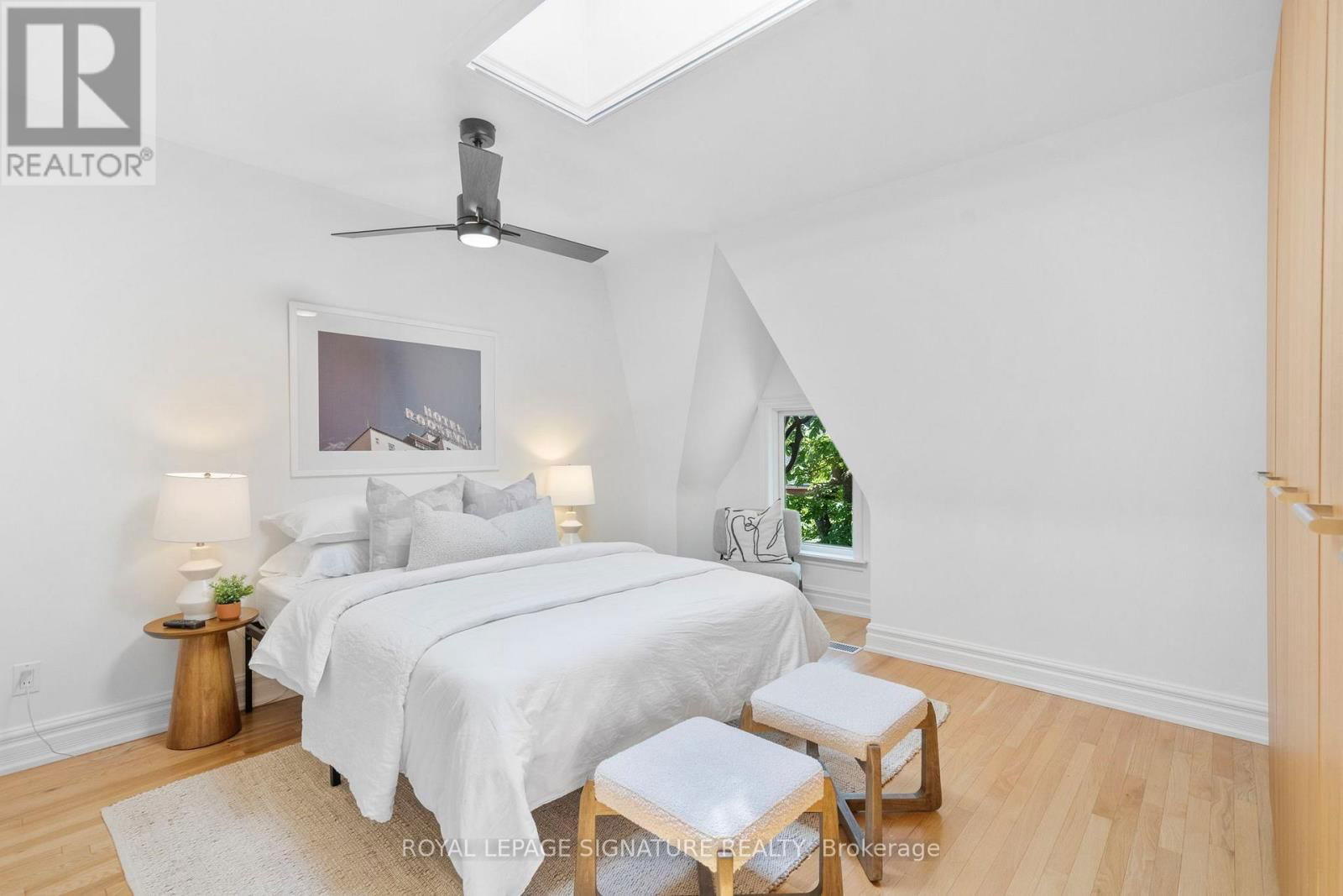 15 BOULTON AVENUE Image 33