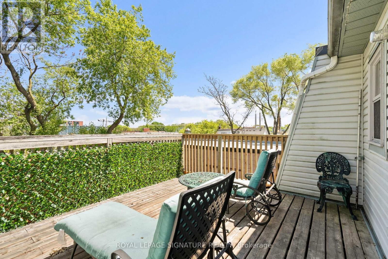 15 BOULTON AVENUE Image 39
