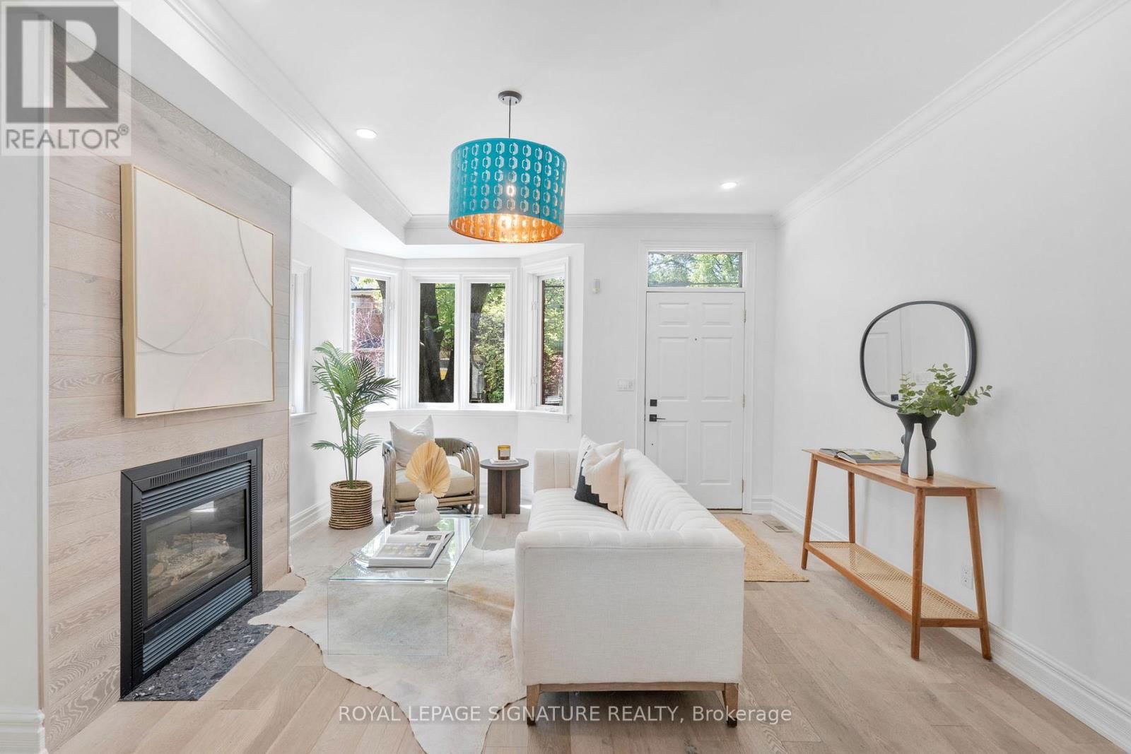 15 BOULTON AVENUE Image 5