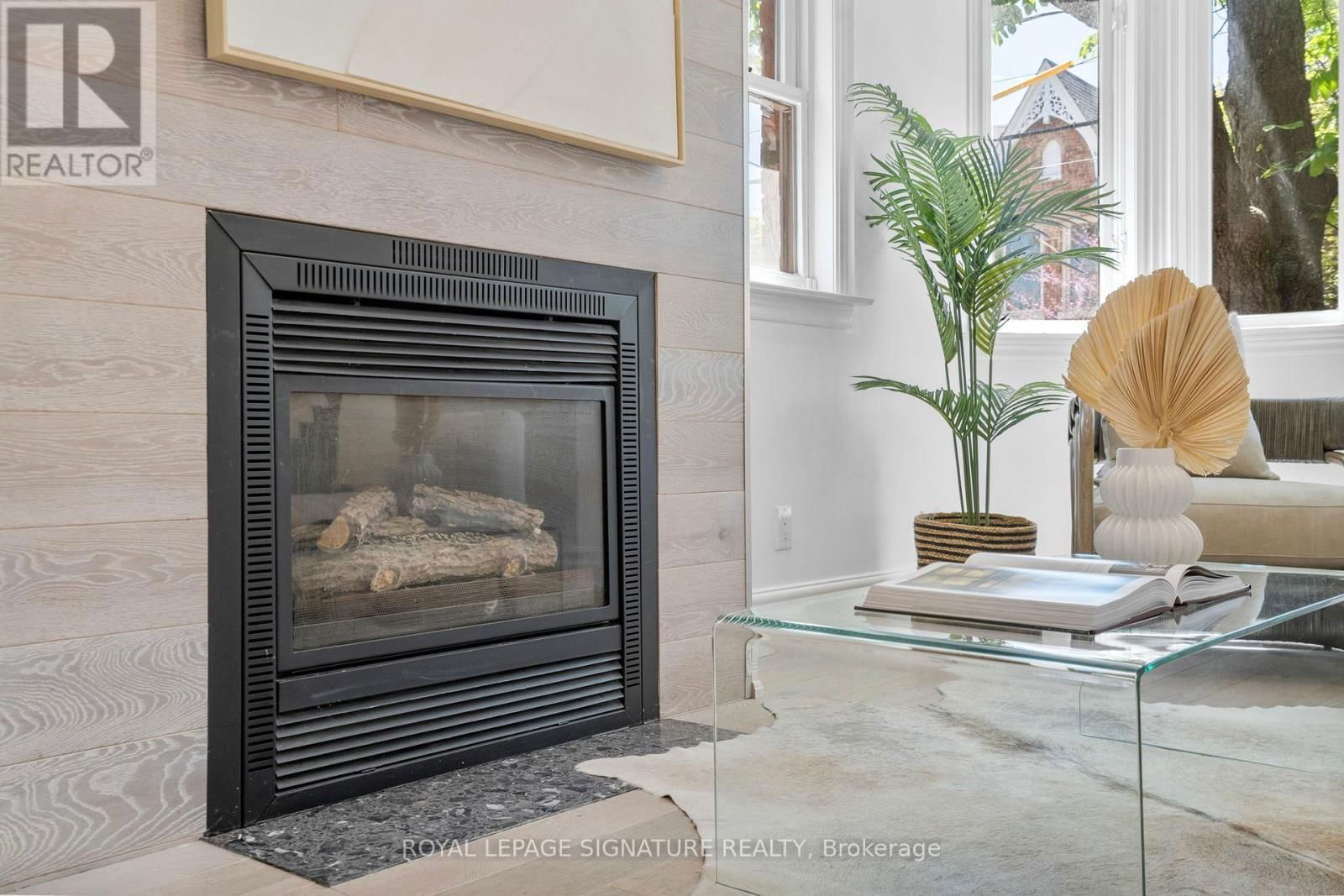 15 BOULTON AVENUE Image 8