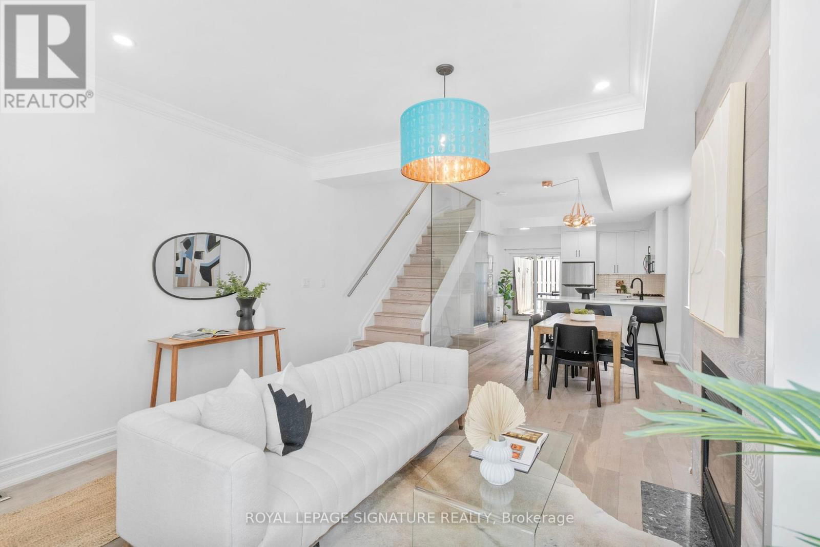 15 BOULTON AVENUE Image 9