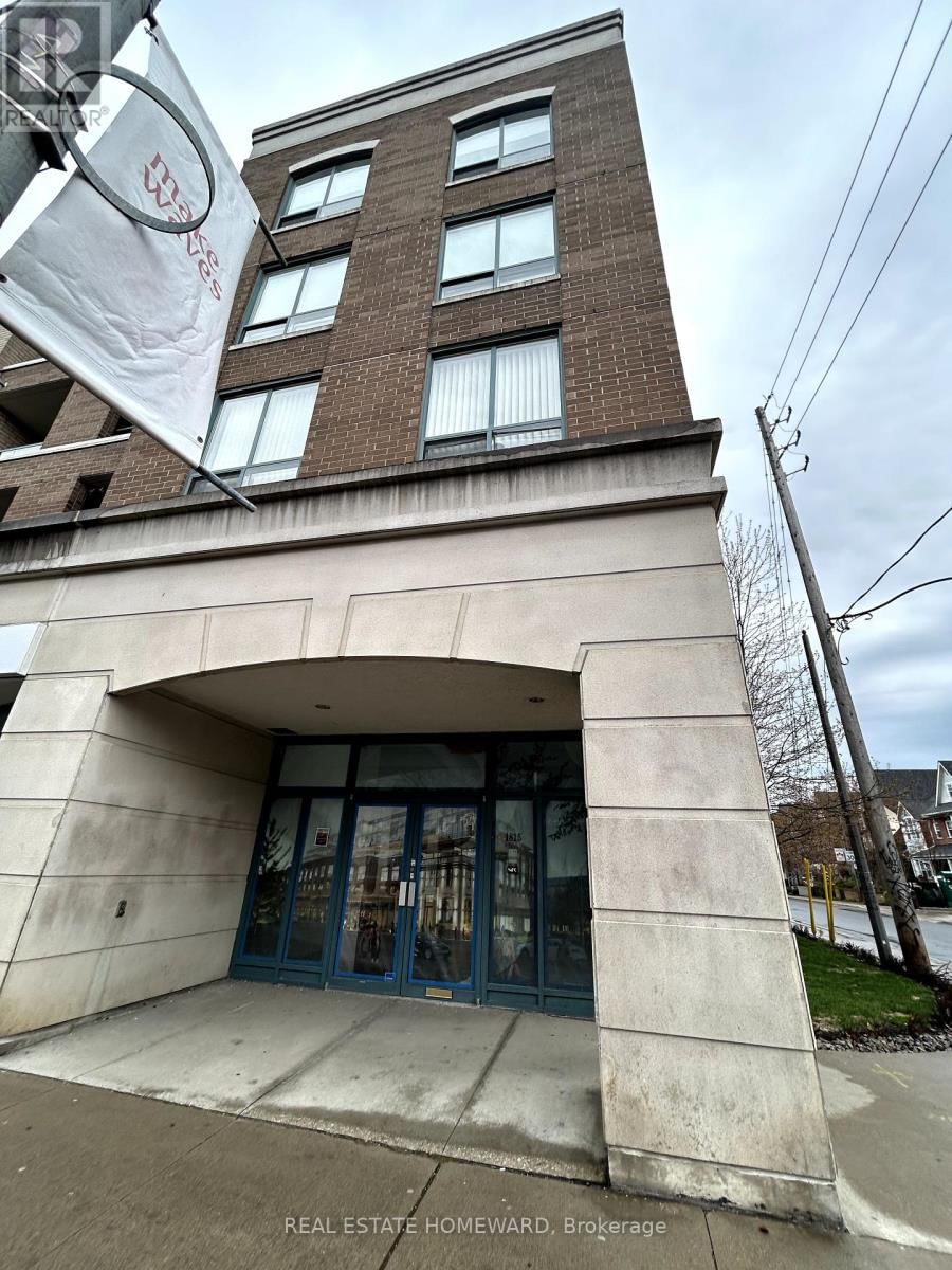 1815 QUEEN STREET EAST Image 11
