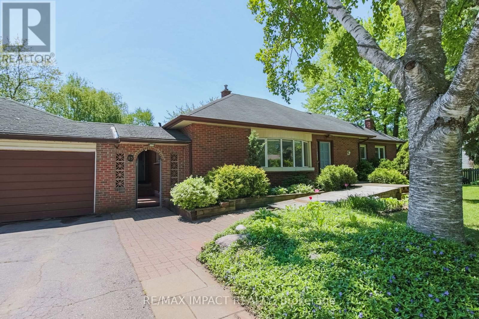 23 HILLCOURT AVENUE Image 15