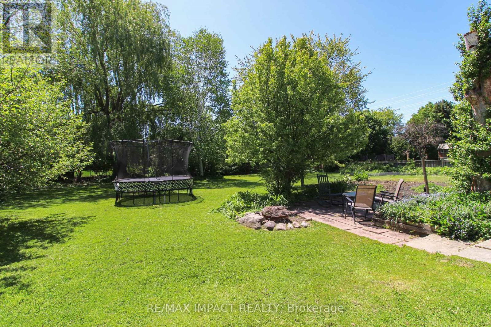 23 HILLCOURT AVENUE Image 17