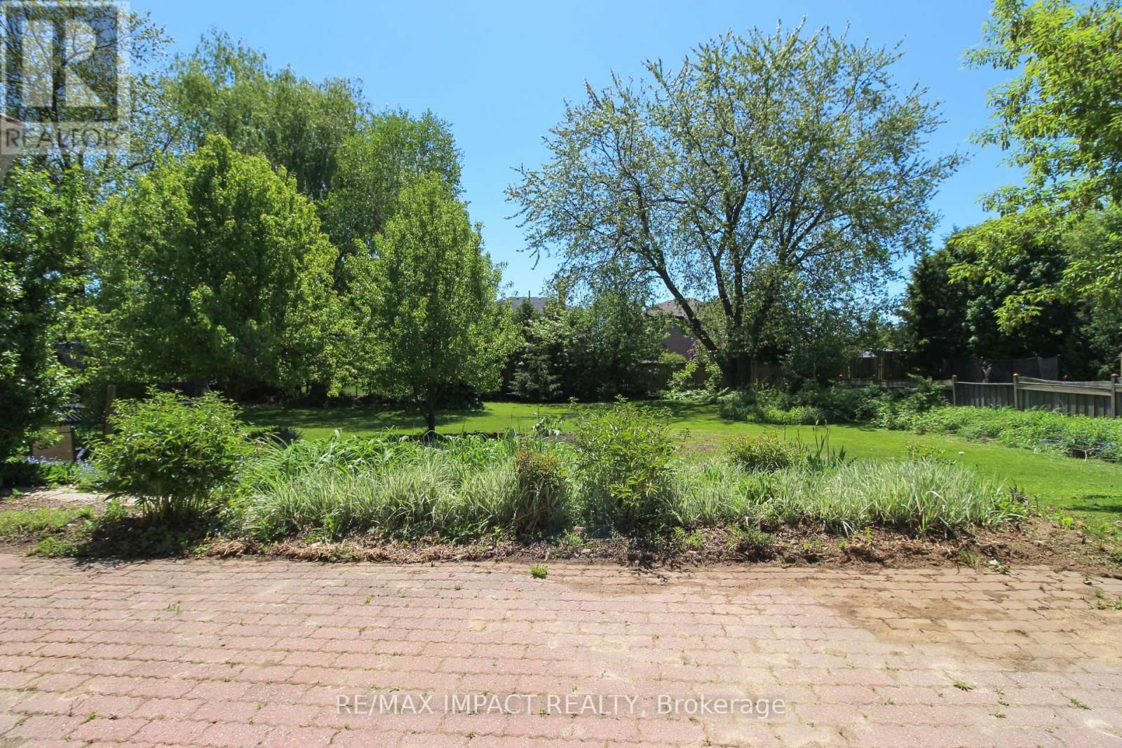 23 HILLCOURT AVENUE Image 20