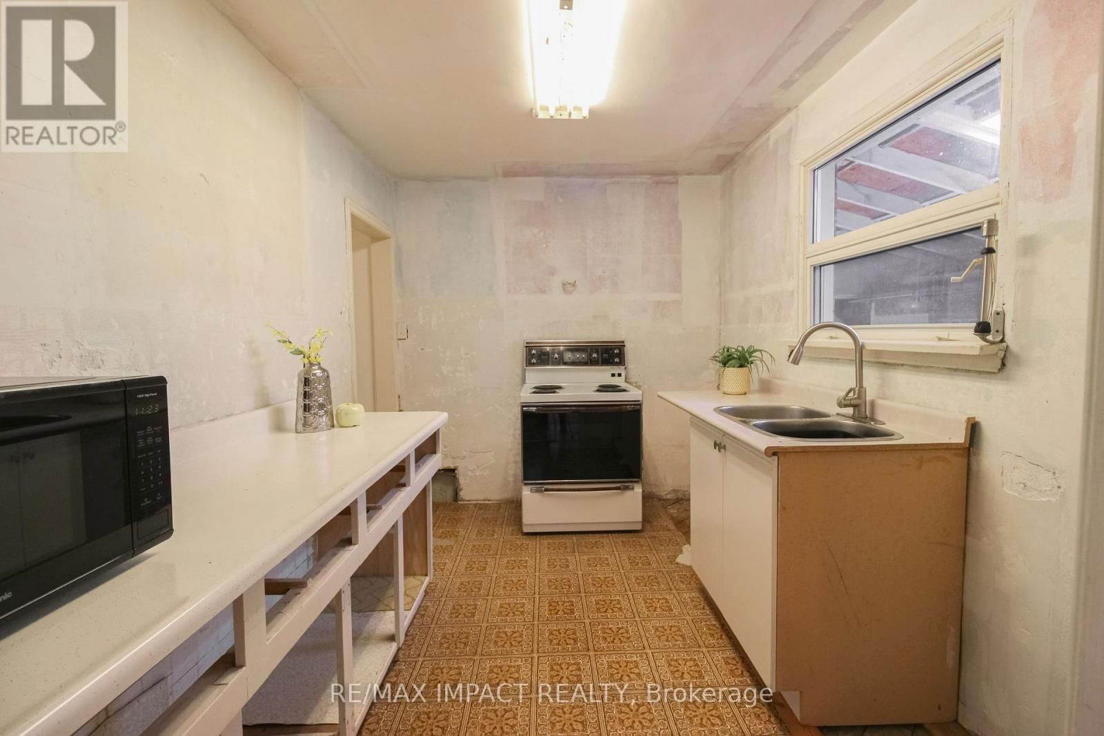 23 HILLCOURT AVENUE Image 22