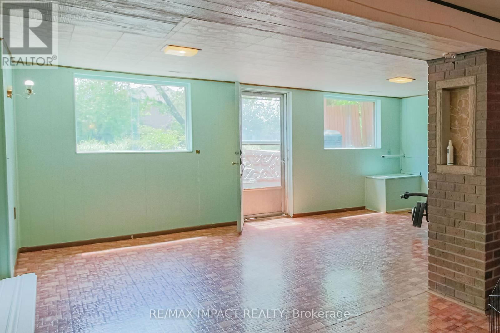 23 HILLCOURT AVENUE Image 27